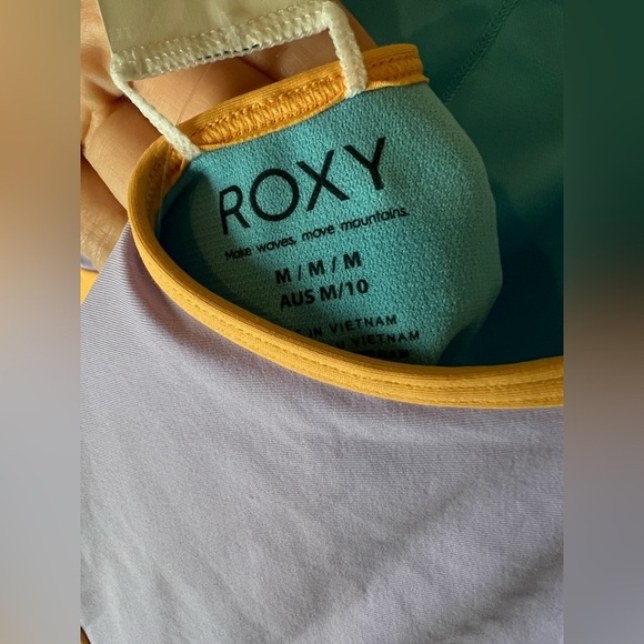 NEW Roxy Colorblock Party One Piece Swimsuit Medium - Picture 5 of 8